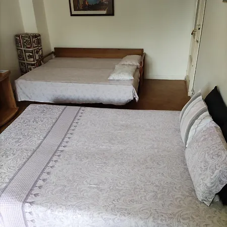 Apartment Practical Close To The Centre